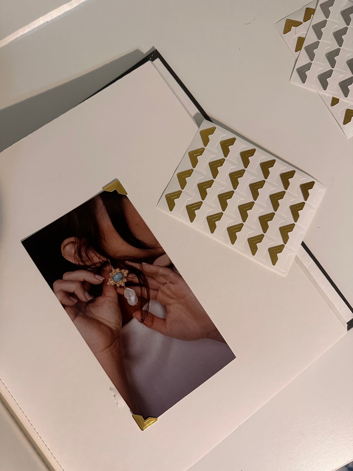 Photo corner sticker